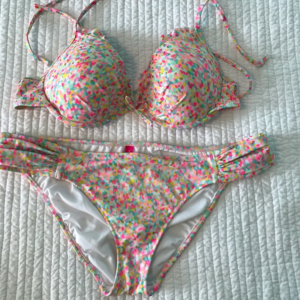 Victoria Secret Bikini (Top 34 C/ Bottom Medium)